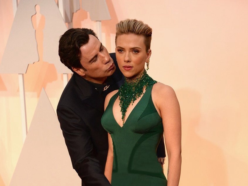 Целующийся Джон Траволта