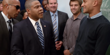 Скетч с приветствием Обамы