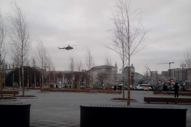Вертолеты над Кремлем