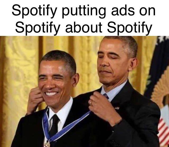 Обама награжадет Обаму медалью мем