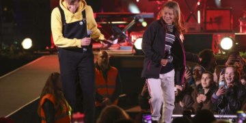 Грета Тунберг спела