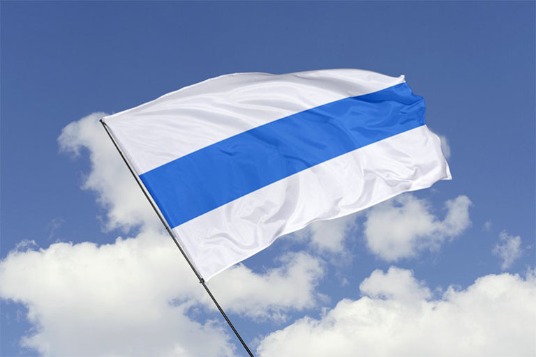 Флаг с синим фоном и белой звездой