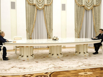 Длинный стол Путина