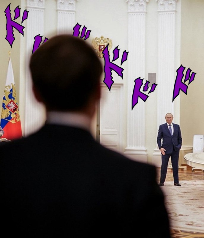 Путин за длинным столом