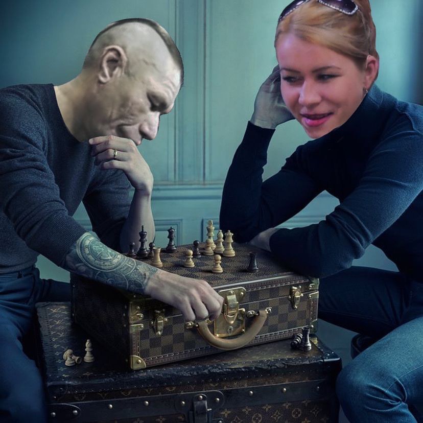 Месси и Роналду играют в шахматы